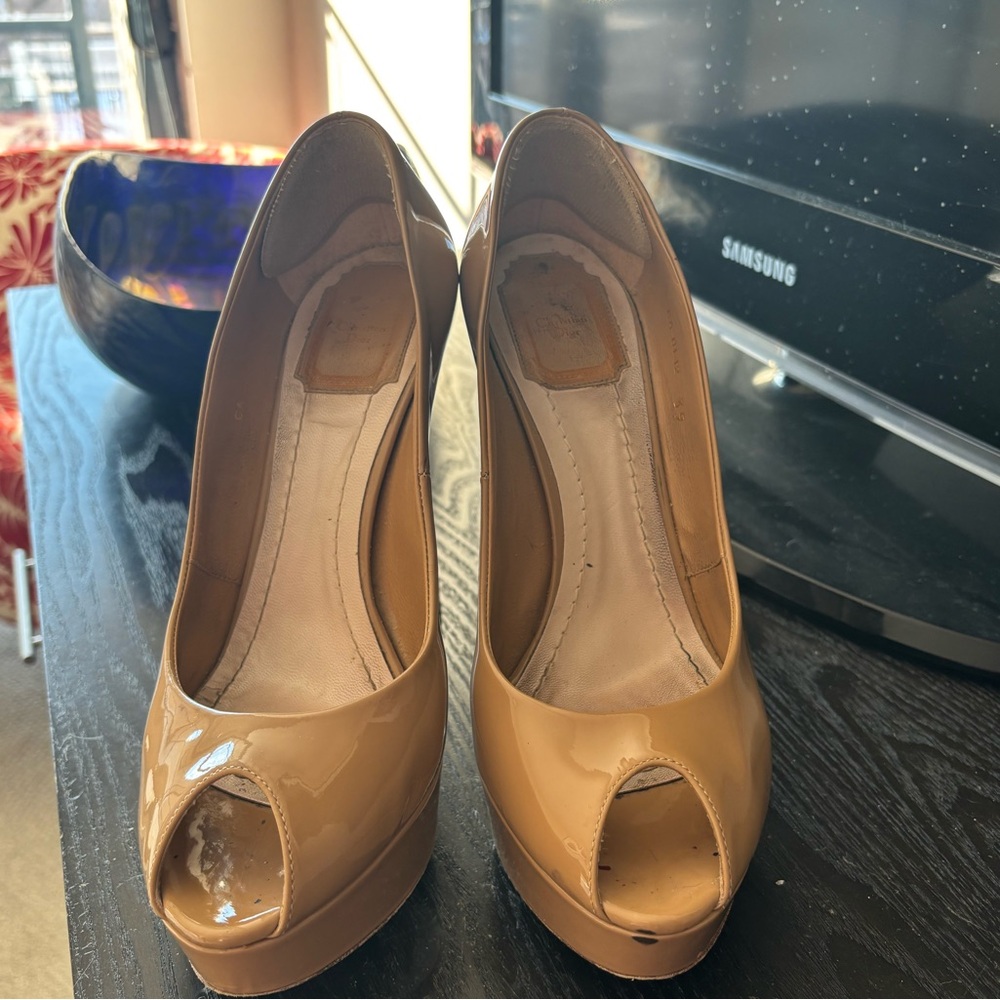 Christian Dior nude platform pumps. Size 9.